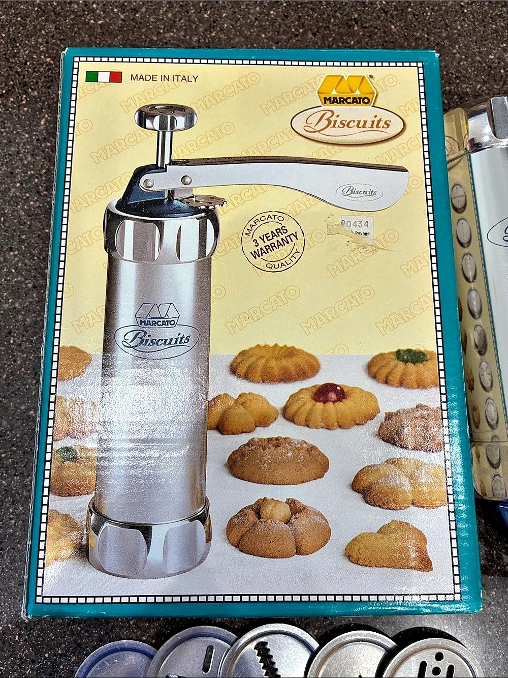 Marcato Biscuits Cookie Press with Metal Discs - Picture 2 of 12